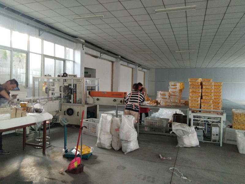 加工小型编织加工厂(编织品加工厂需要哪些设备)