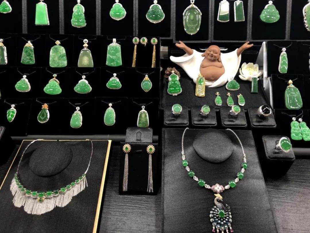 我想开一家玉器店需要注意哪些问题?